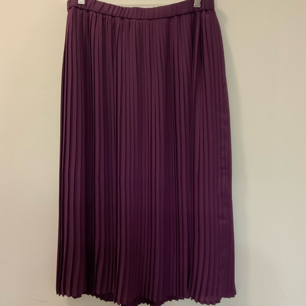 EILEEN FISHER  Purple Long Knife Pleated  Career Skirt Size 8